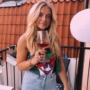 Meet your Posher, Julia